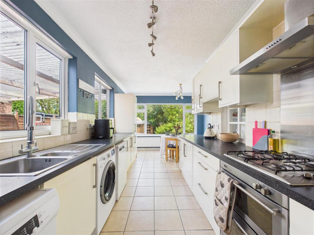BREAKFAST KITCHEN
