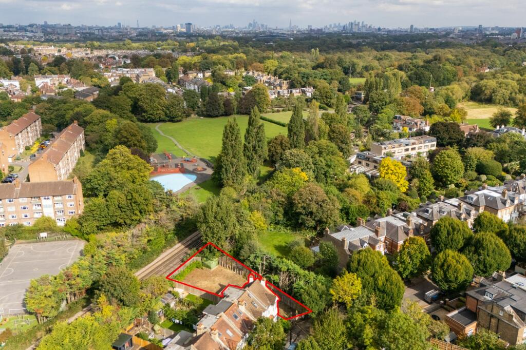 Land adjacent to 81 Rosslyn Ave Barnes, London SW13 0JY