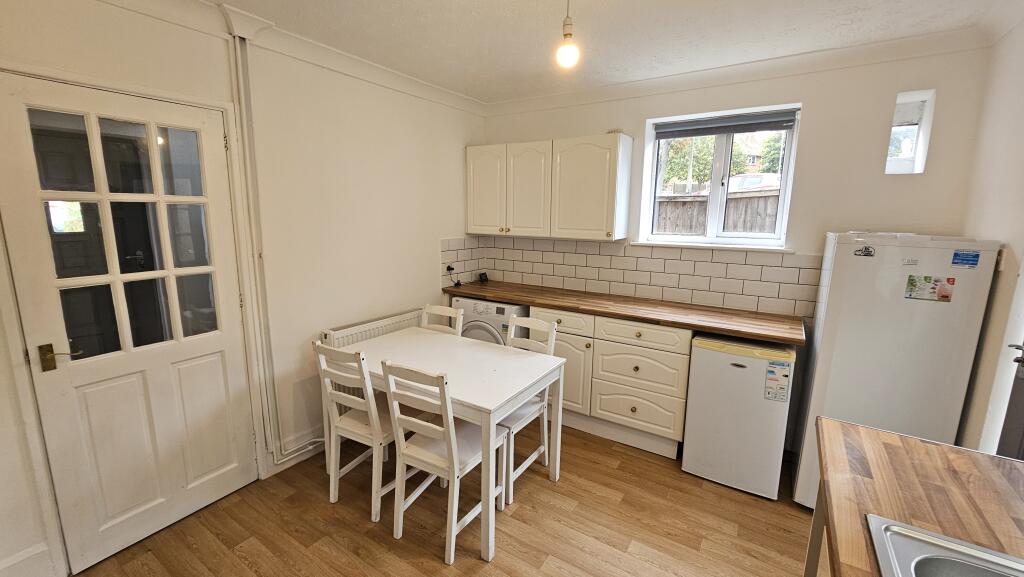 Kitchen / Dining