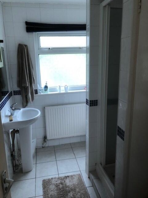 32 Dudley Road Bathroom