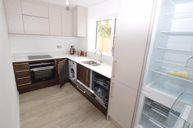 Modern Kitchen pic2