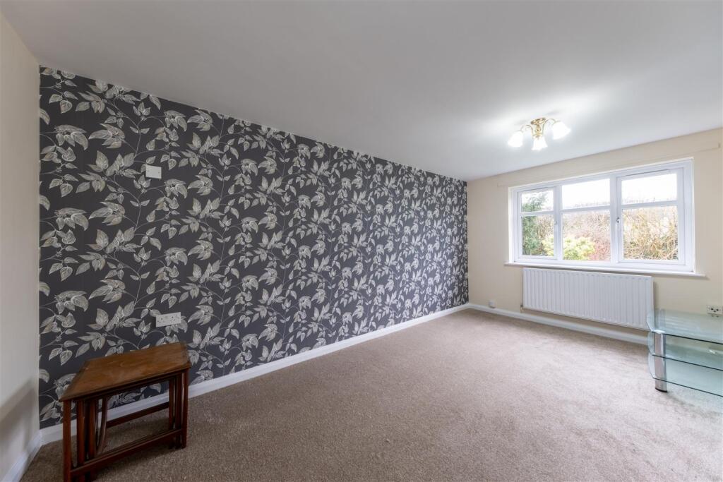 28 Rathbone Park-005.jpg