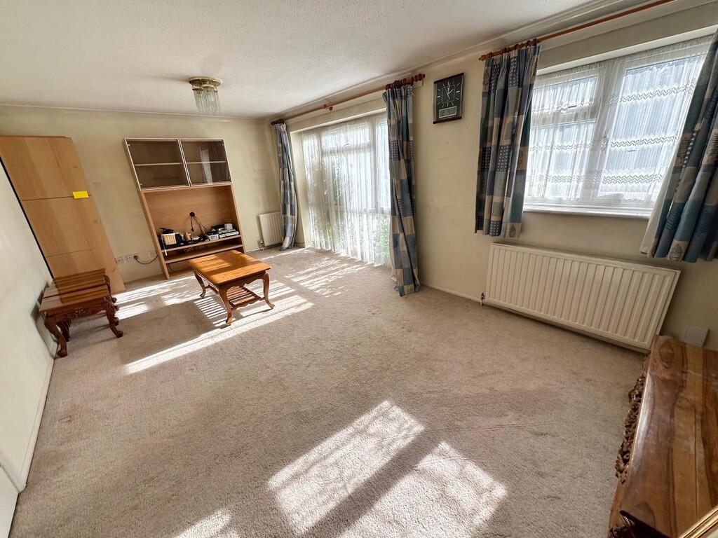 IMG-20251008-WA00...