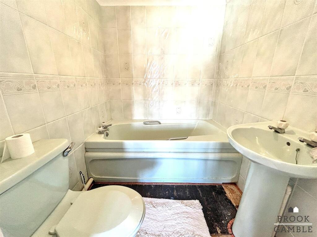 01323 438506
