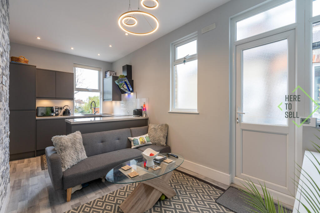 Sketty Road, Enfield, EN1