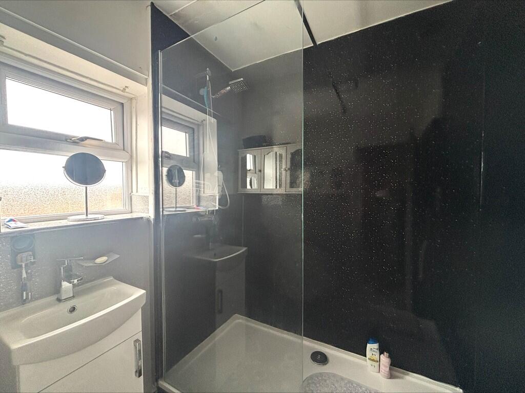 processed-2B1E4C6...