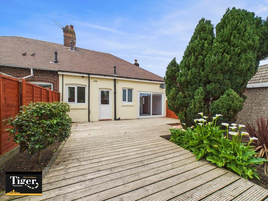 CAM02176G0-PR0625...