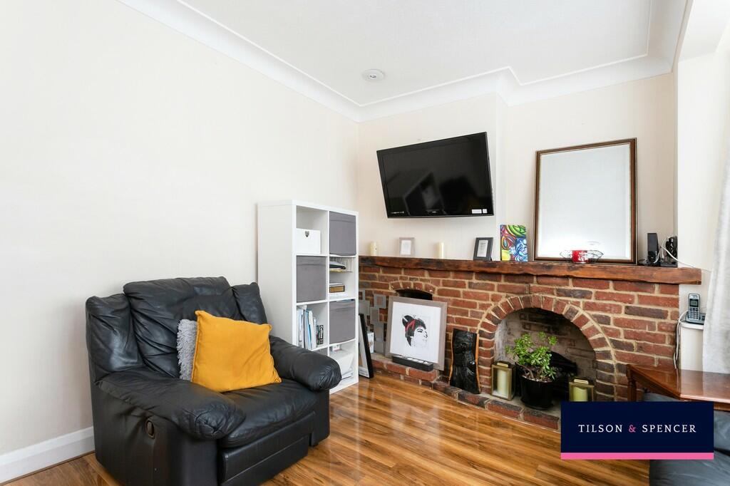 Reception 1 view ...