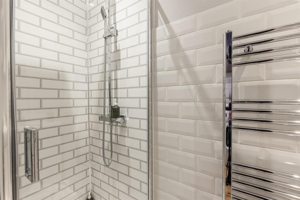 A11 - 16B Clarence Street Dartmouth - 241203.jpg