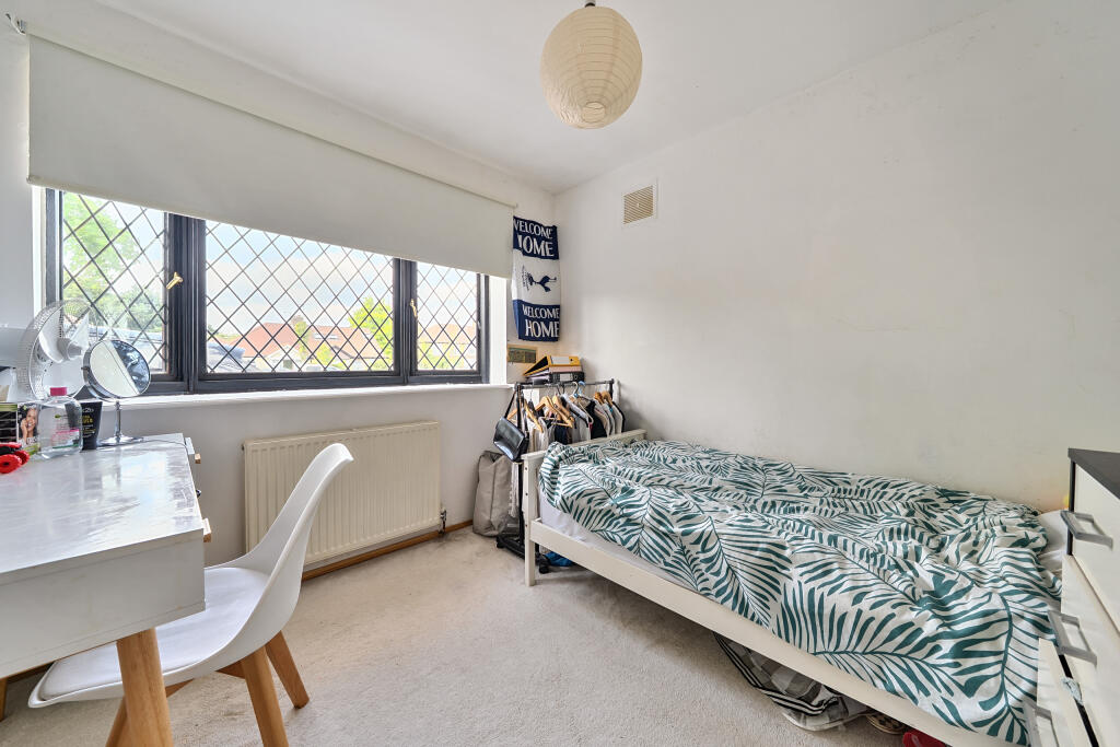 1340159-3-68a470dfb9e03