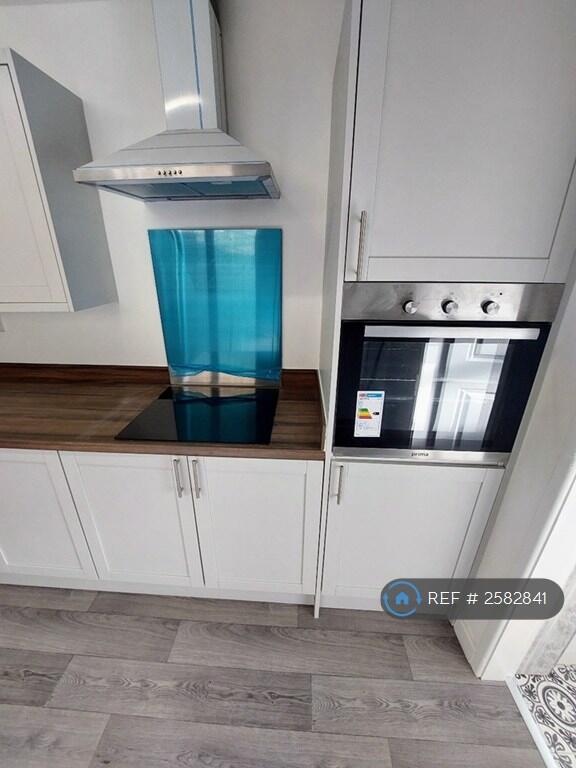 Built In Cooker And Ceramic Hob