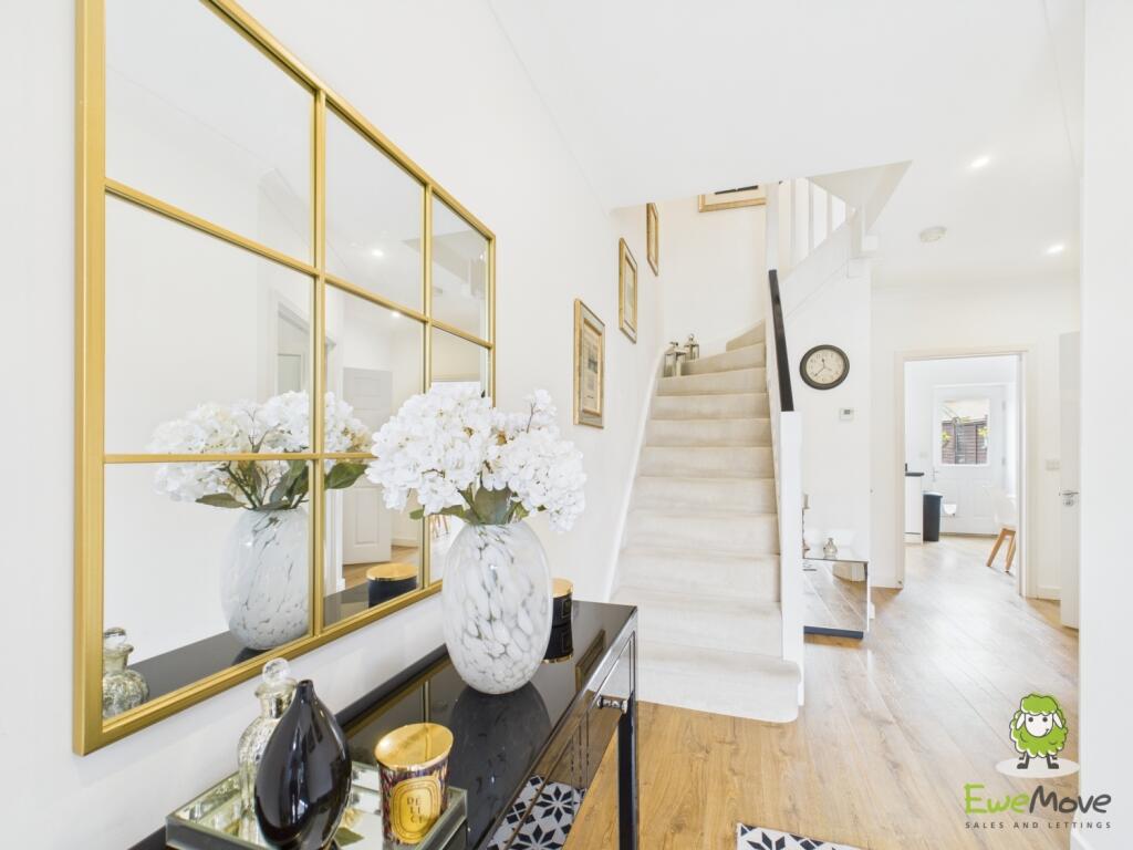 CAM03778G0-PR0191-STILL002