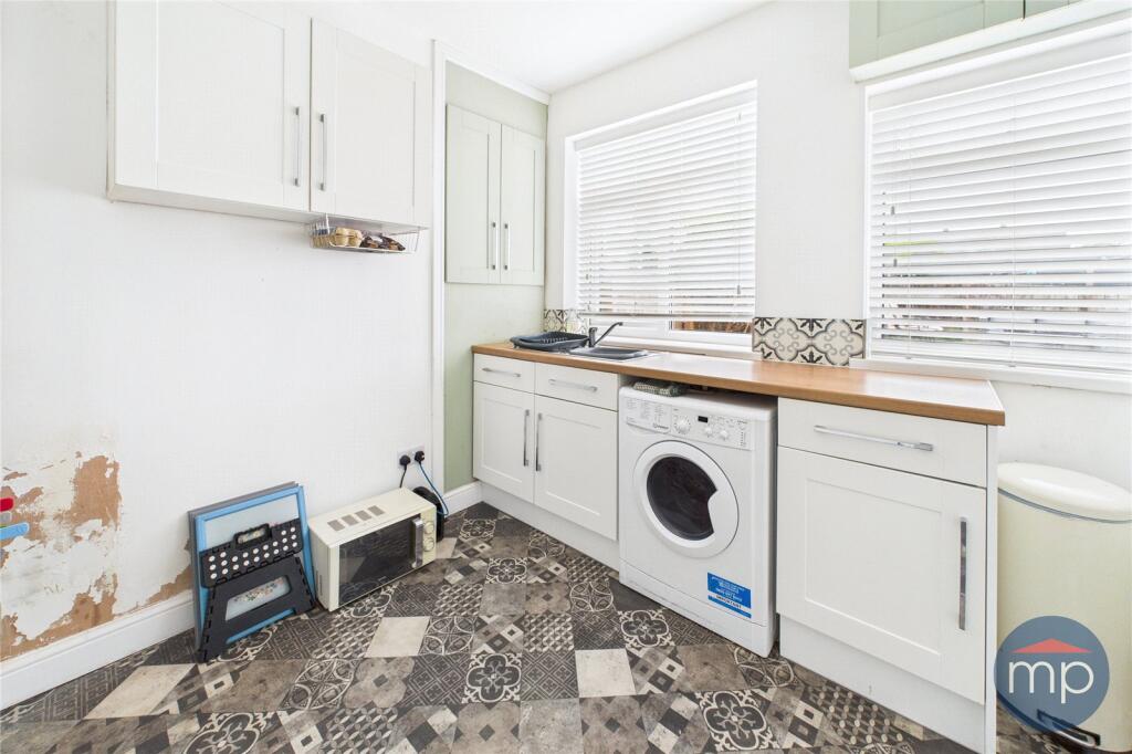 Coronation Road, Loftus