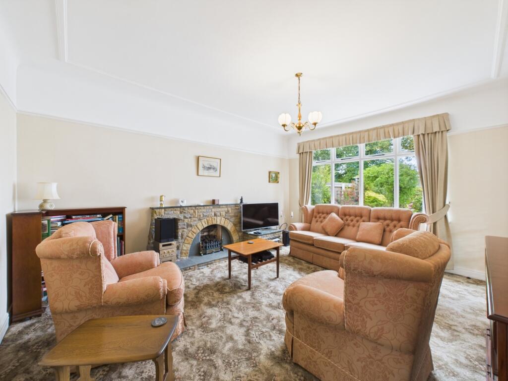 CAM02386G0-PR0138-STILL023