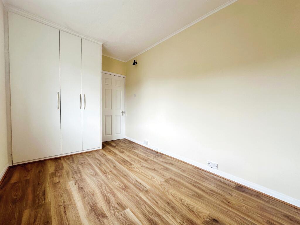 942ce58f-bedroom 201