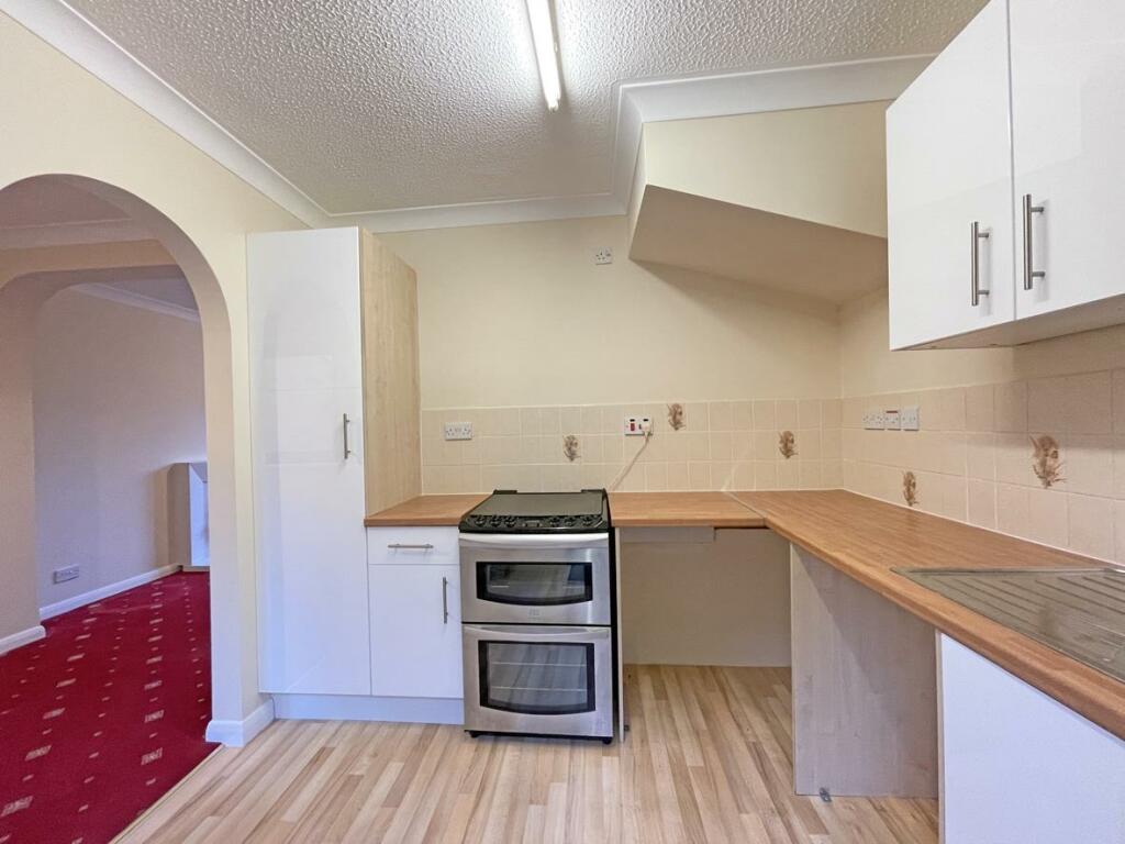 Ashtree Close 2 Kitchen 2.jpg