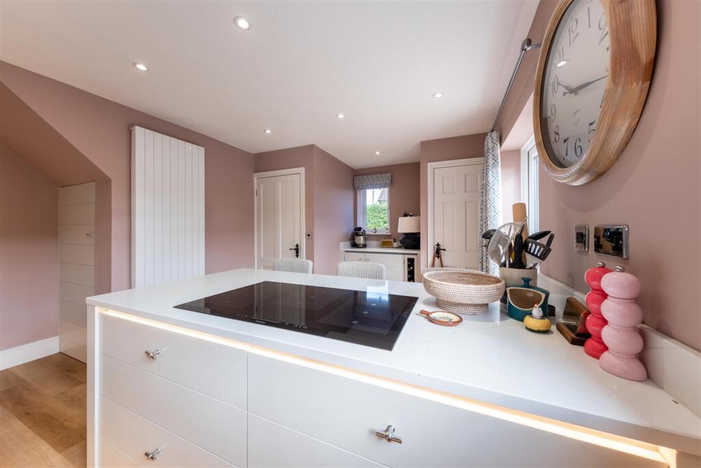 10 Abbotts Road-008.jpg
