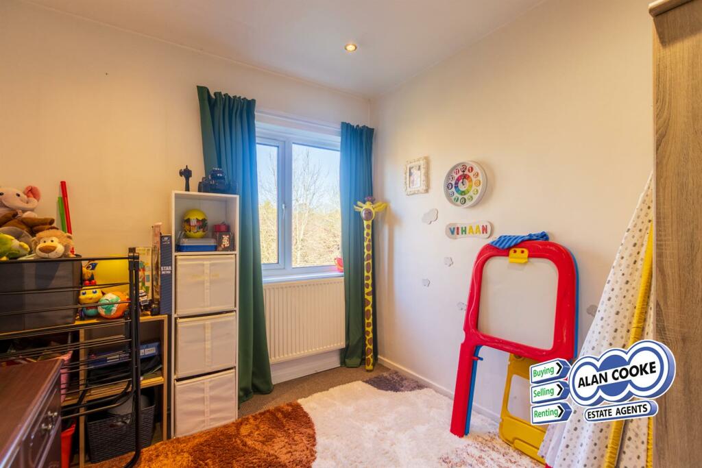 BEDROOM 2
