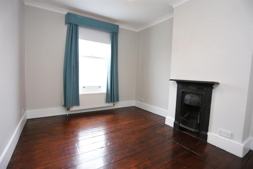 49 Queens Park Rise new25 (9).JPG