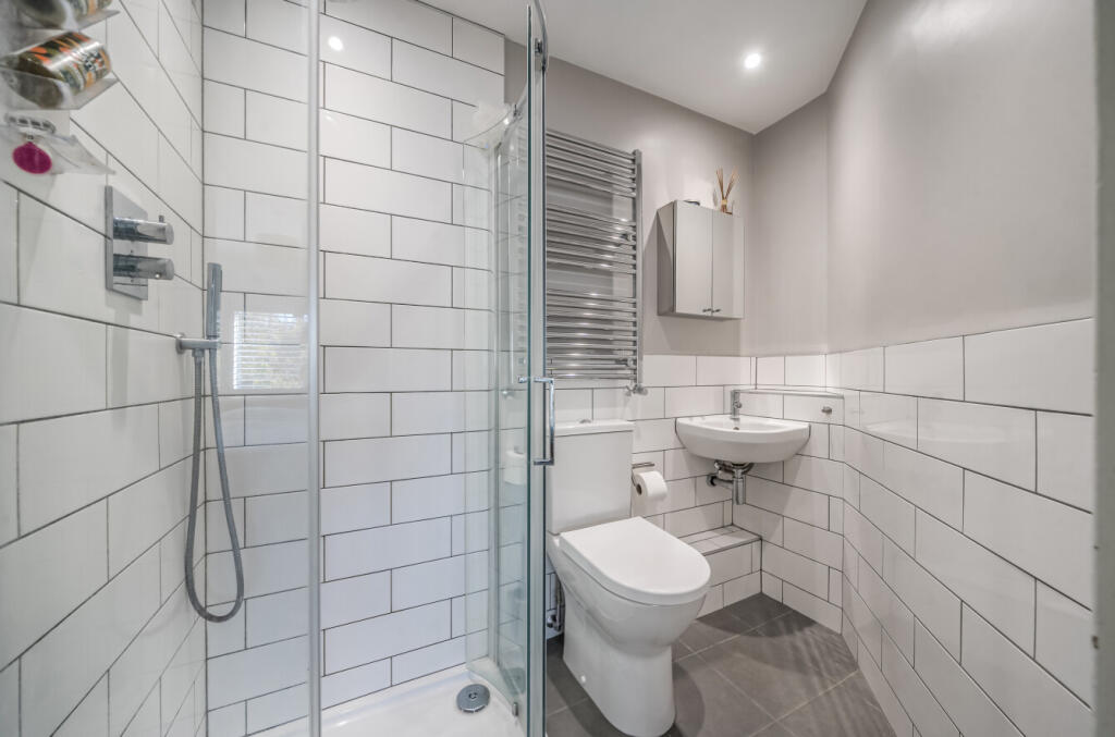 1385074-9-6925cca...