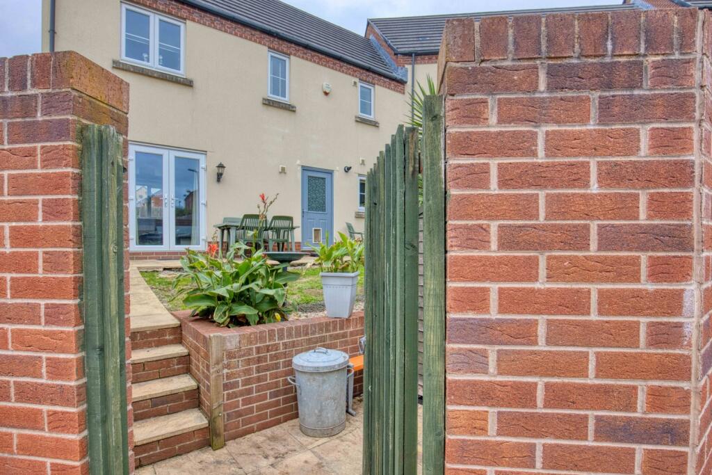 Ewemove Taunton Grove Gate (19)