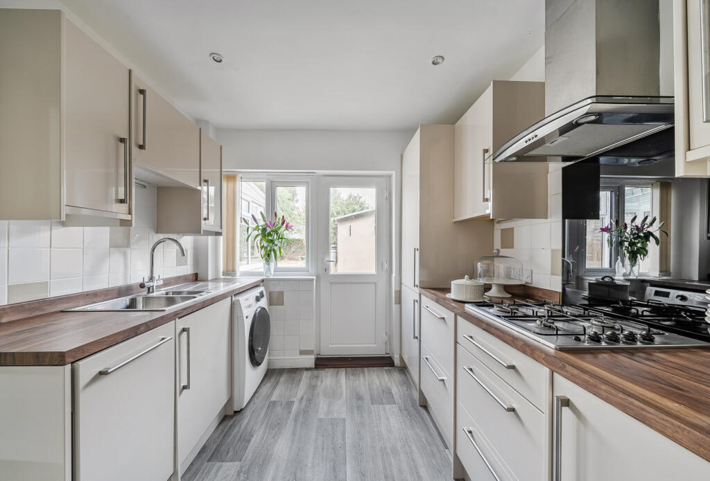 1325373-10-688cd5...