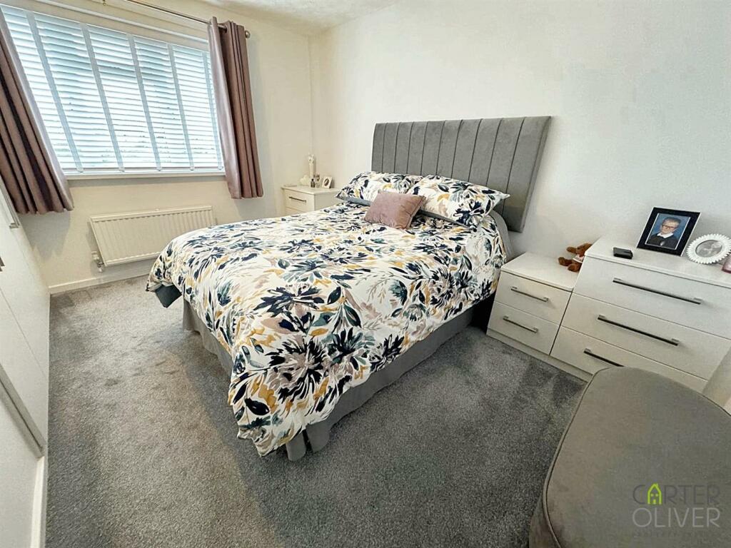 BEDROOM 2 (REAR)