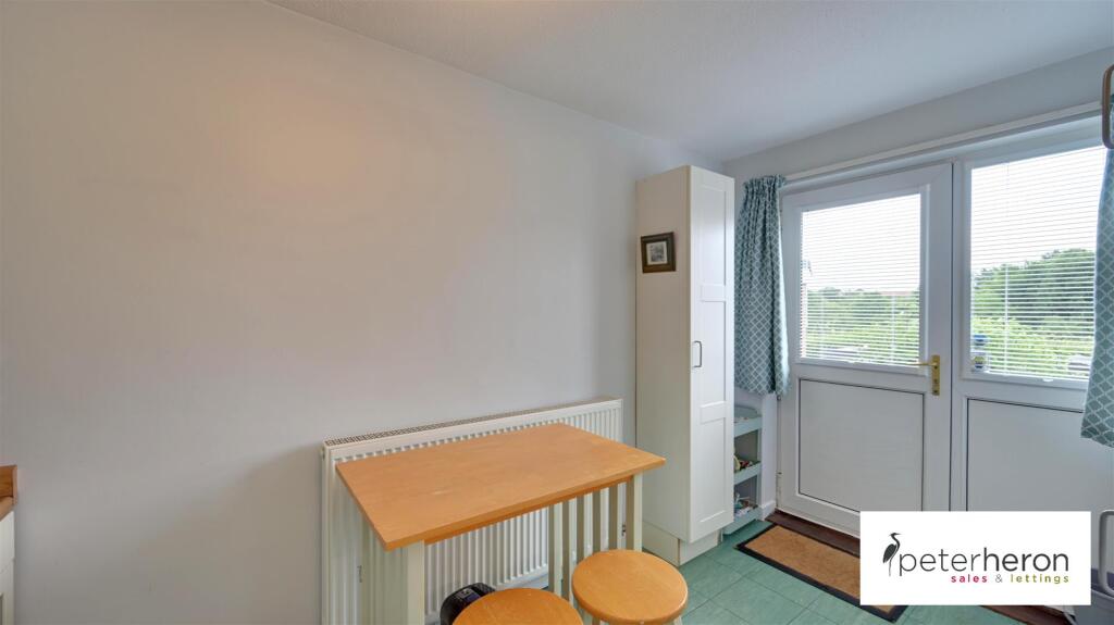 Breakfasting Kitchen