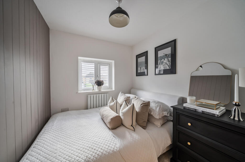 1381093-9-6915b25...