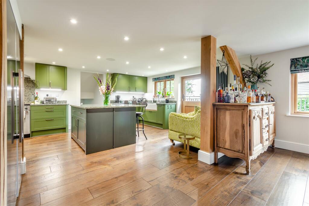 Kitchen/Breakfast Room