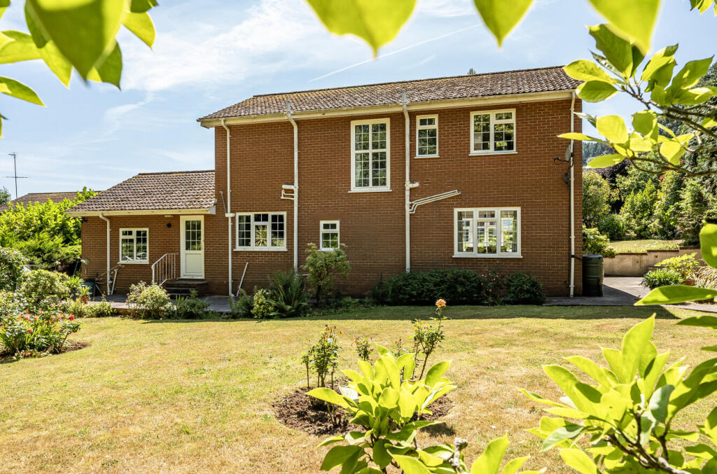 1321190-4-686eabe...