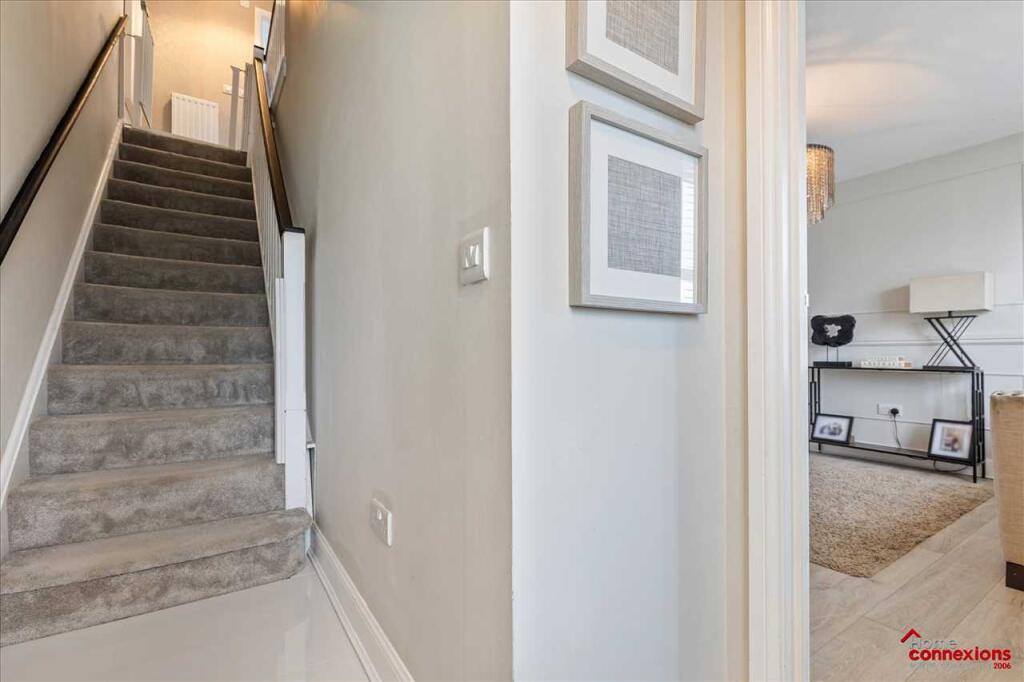 Entrance Hallway (2)