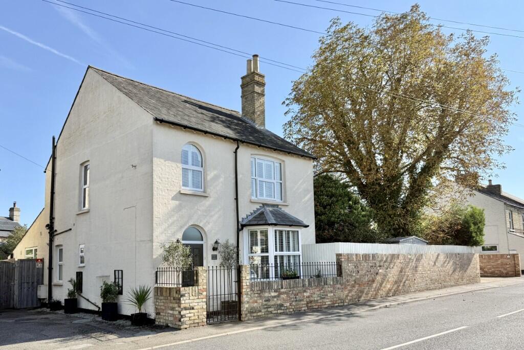 Chestnut House, 7 London Road, Godmanchester, Cambridgeshire. PE29 2HZ