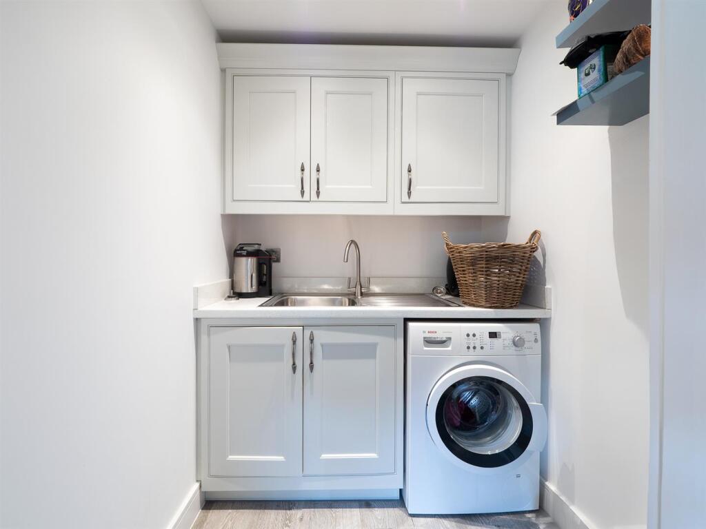 10 Shottery Green-15.jpg