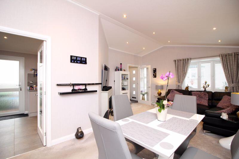 Lounge/Diner