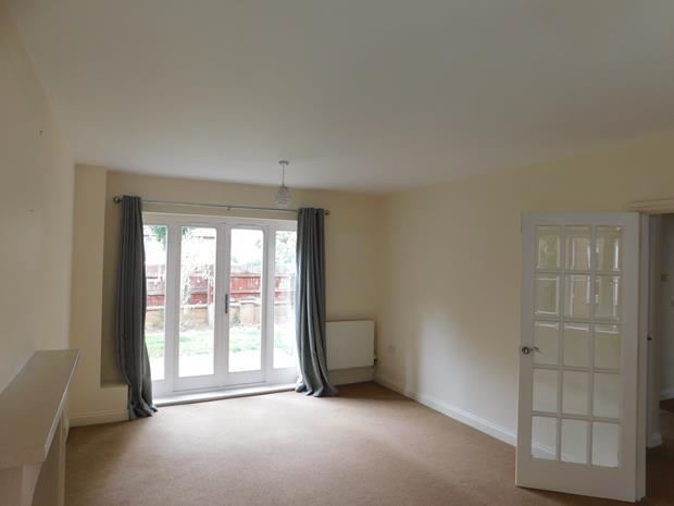 2a Thrapston Road Living Room 2