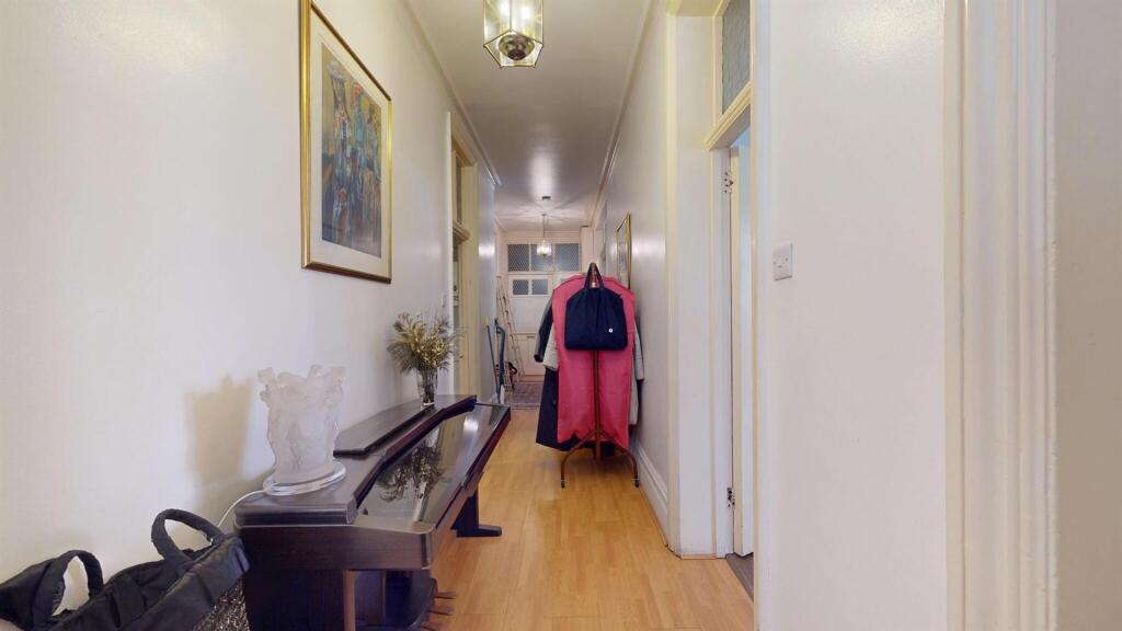65SMMhallway2.jpg
