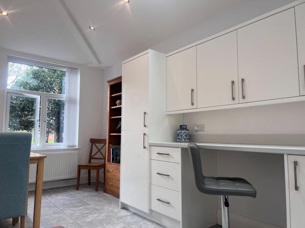 Kitchen Breakfast Area