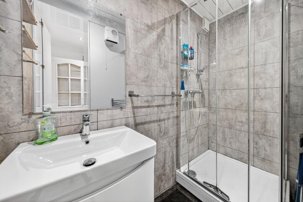 Ground Floor Shower 