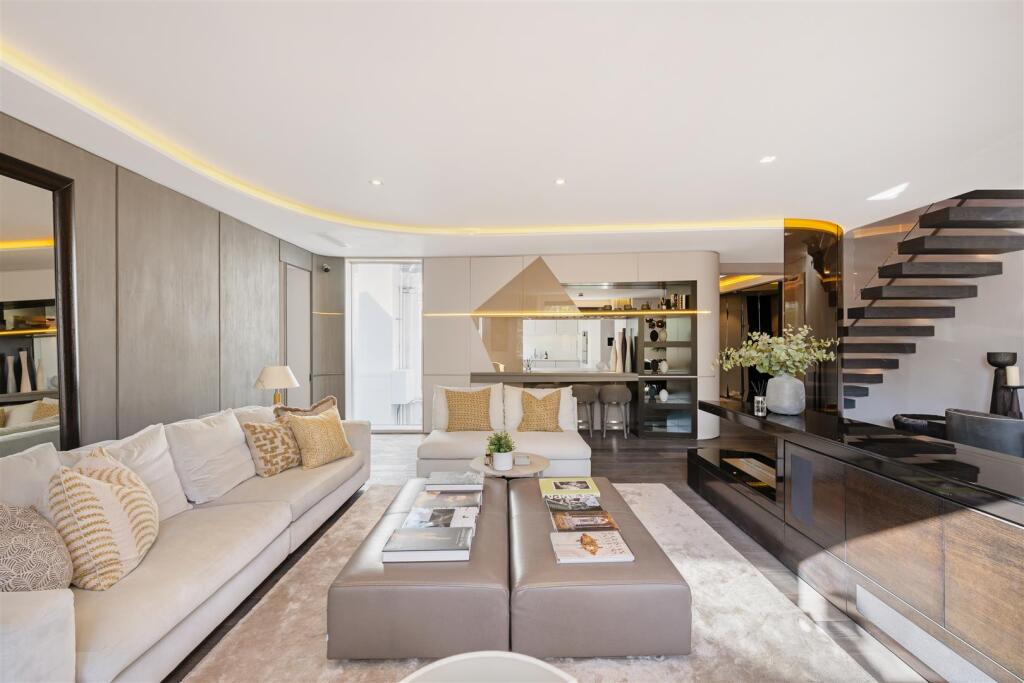 Flat A, 54 Cadogan Square Hi-9.jpg