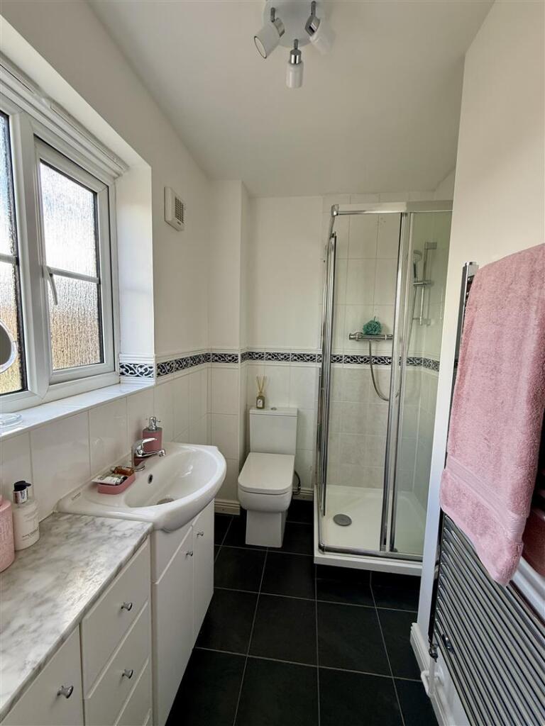 En-Suite Shower Room: