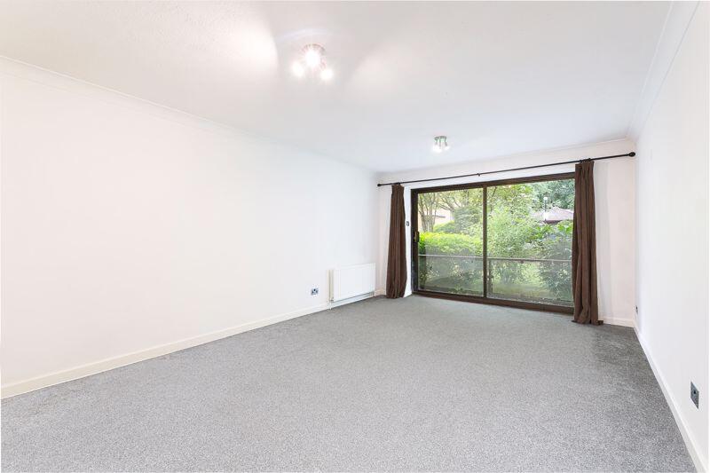 Lounge/ Dining Room