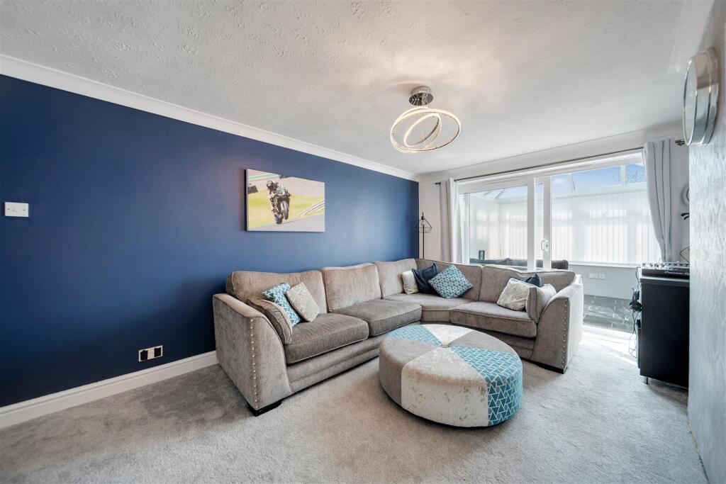 56 Kestrel Road-21.jpg