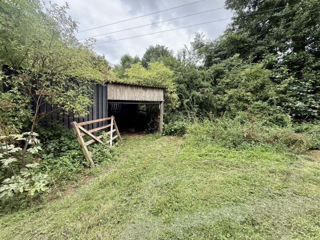 Outbuilding1.jpg