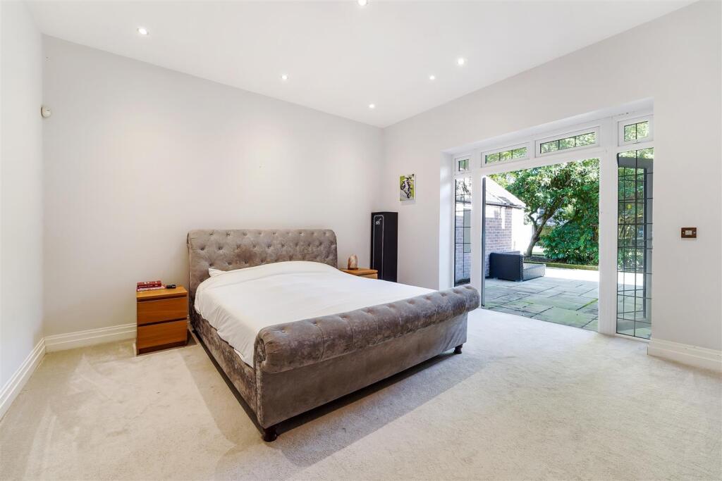 HOYLAND DOWN (27).jpg