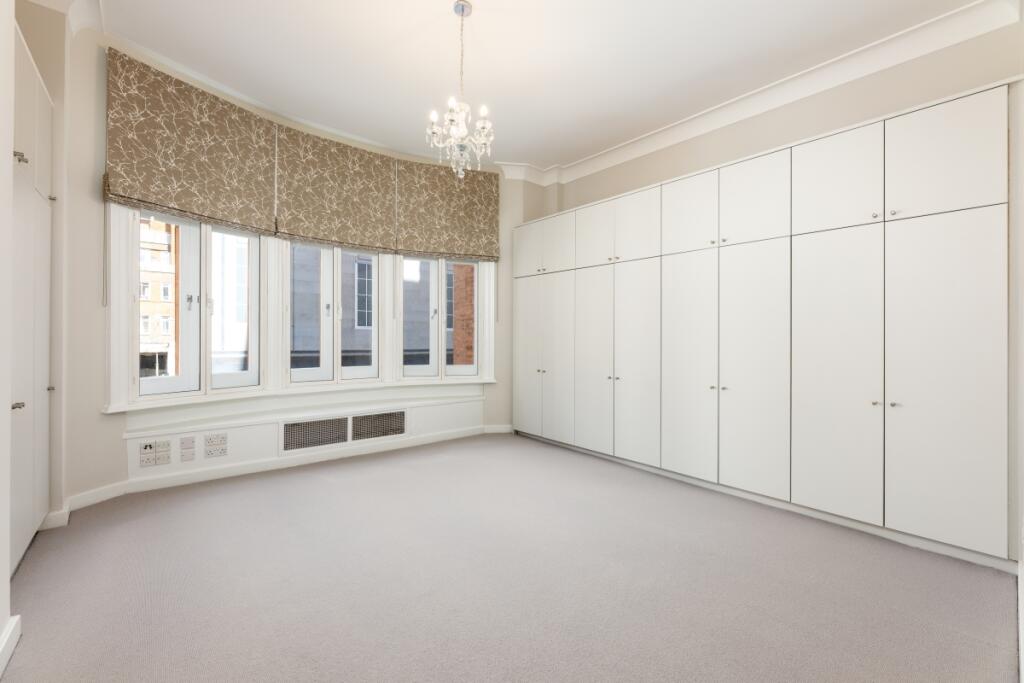 Herbert Crescent ...