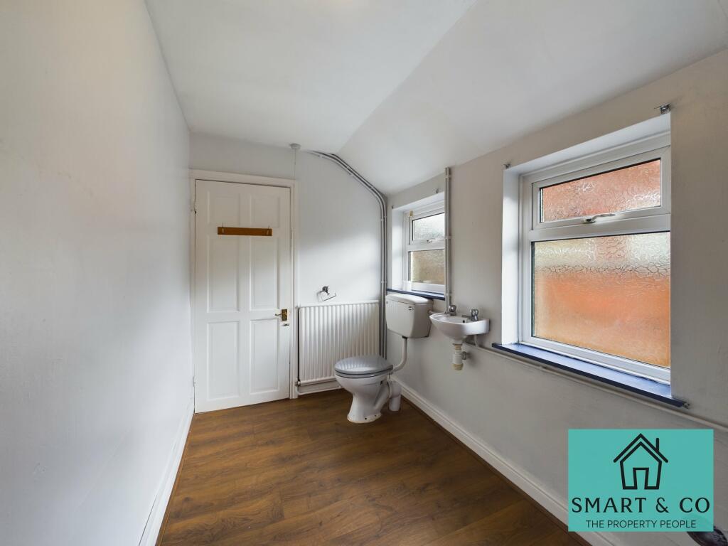 UTILITY ROOM/CLOAKRO