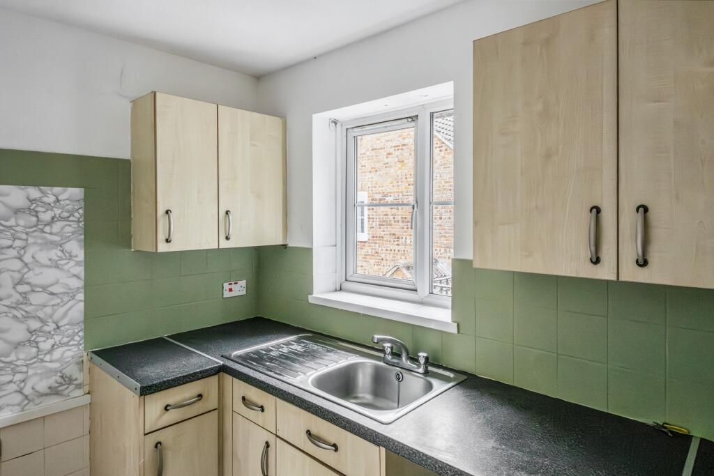 18 Wessex Close, Hungerford, Berkshire, RG17 0NT