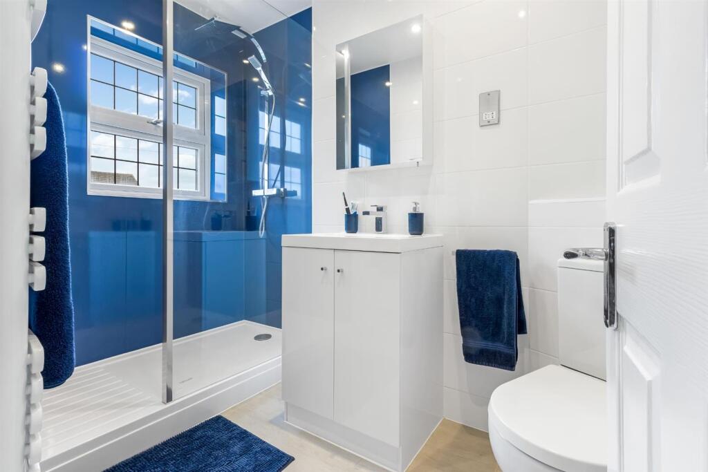 Walk-in shower room.jpg