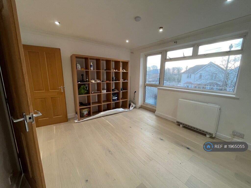 Living Room / Bedroom